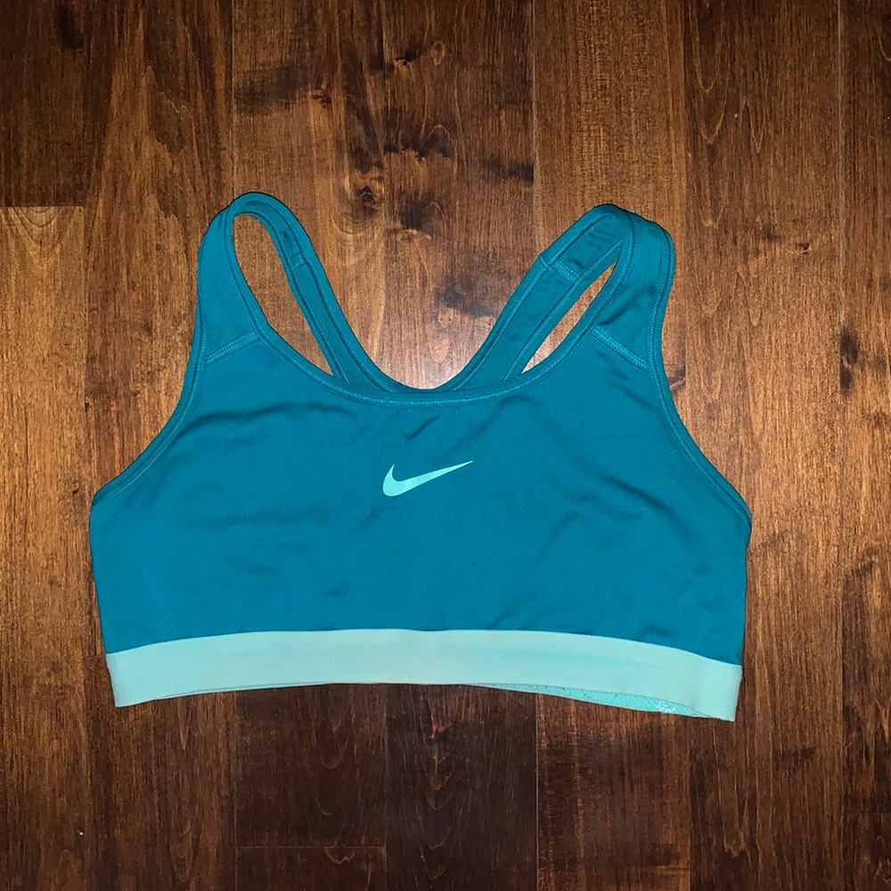 sports bra